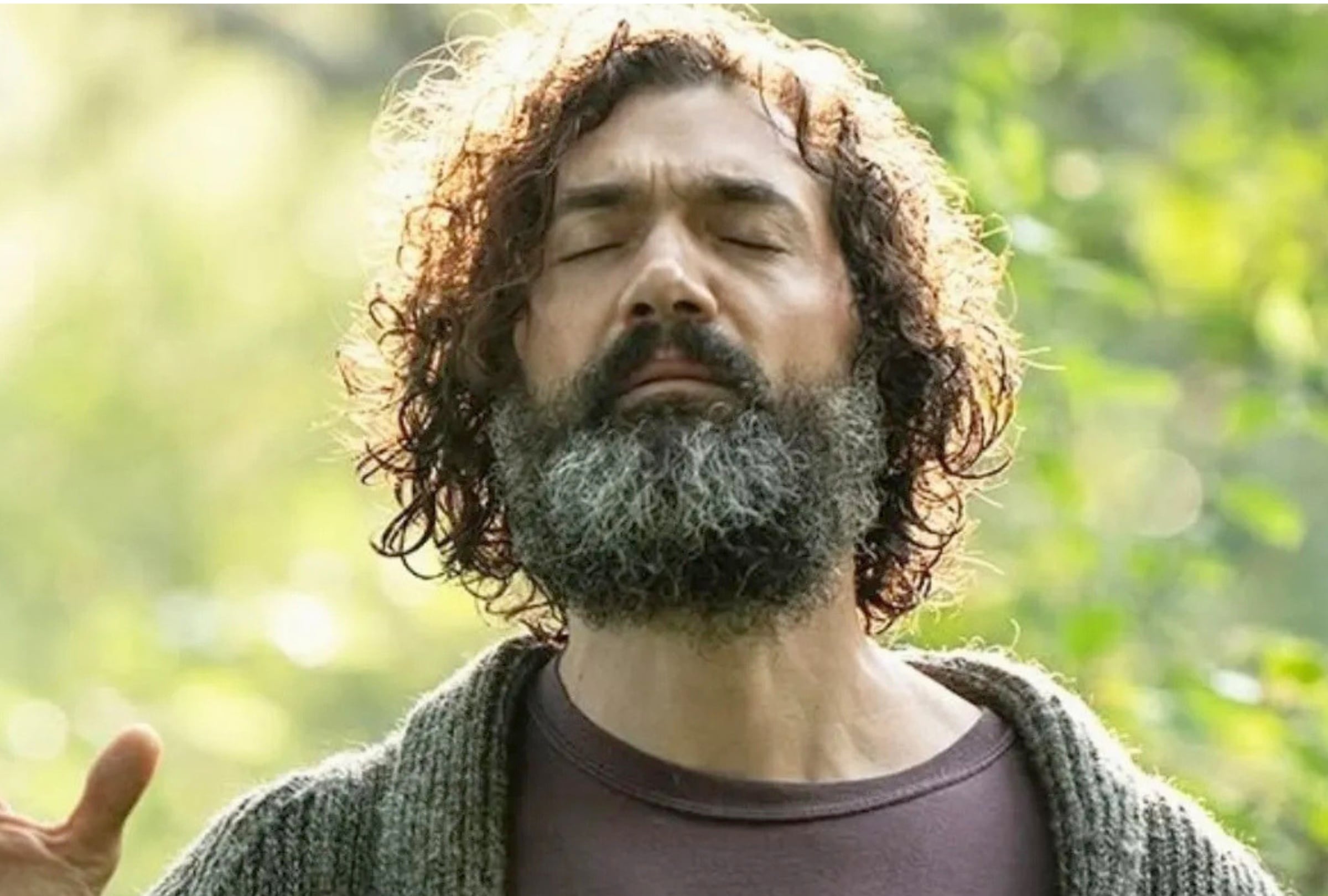 Jade Herrera, interpretado por David Alpay, se consolida como uno de los motores de la trama a lo largo de la temporada 4 de la serie de terror "From" (Foto: MGM International TV Productions)