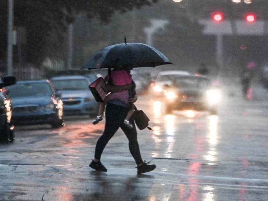 En estos últimos días, el sur de Florida ha registrado intensas tormentas que ha afectado la rutina diaria de sus habitantes. (Crédito: CHANDAN KHANNA / AFP).
