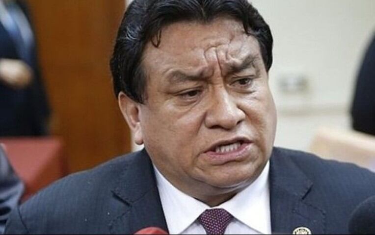 El vocero de Podemos Perú, José Luna, informó que en la reunión con el jefe del Gabinete, Gustavo Adrianzén, este coincido en pagar la deuda social.