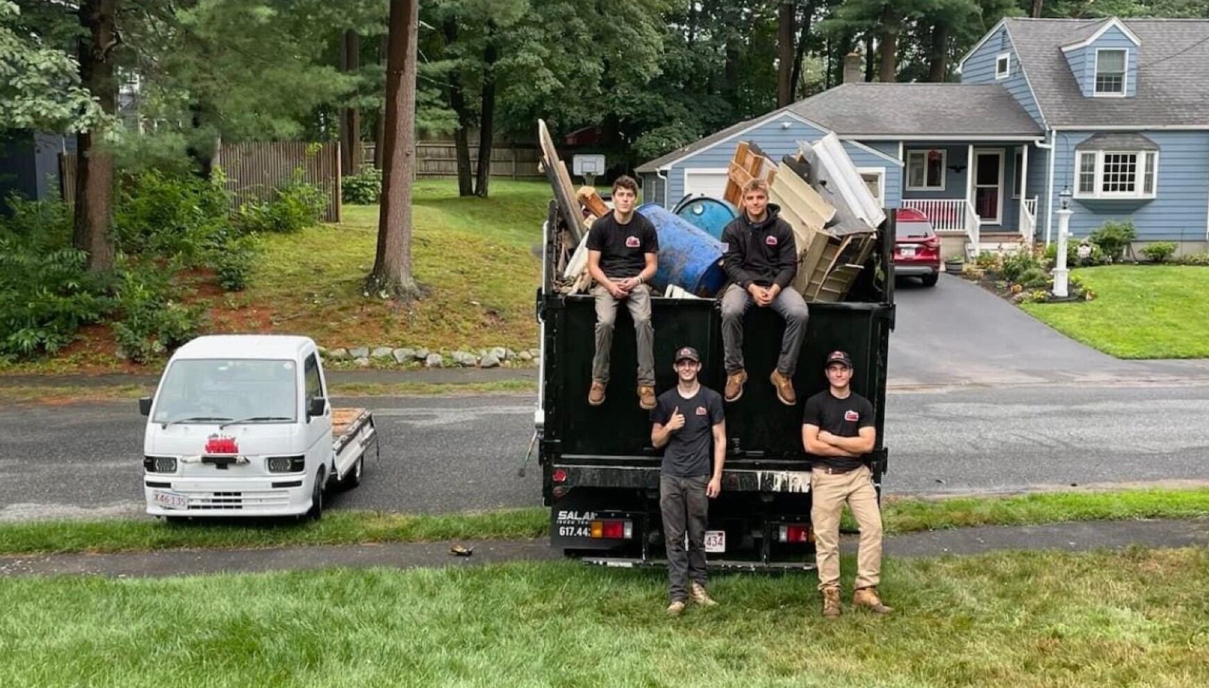 Junk Teens proyecta ingresos de US$1,2 millones en 2024, operando tres camiones y una camioneta. (Junk Teens)