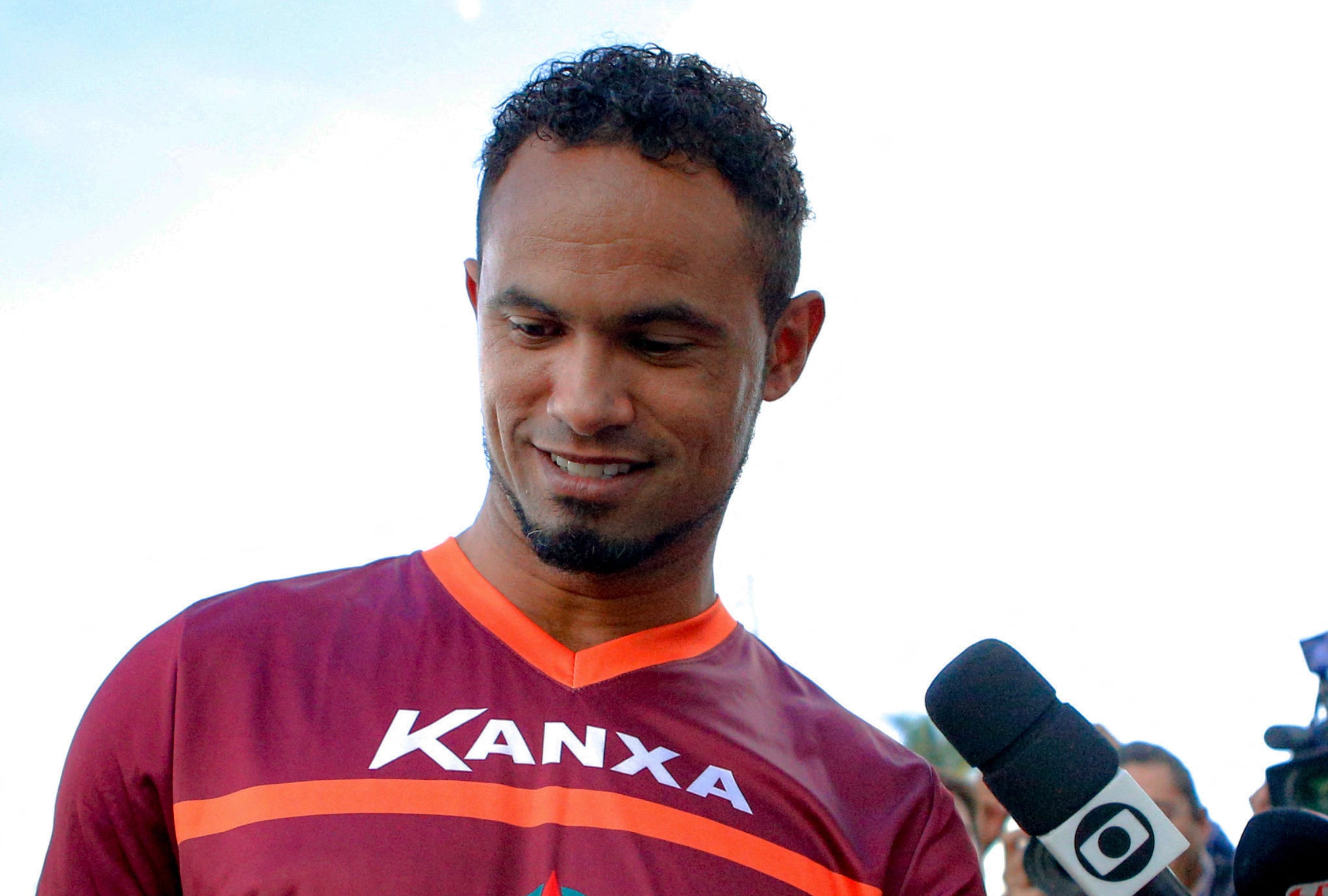 Bruno Fernandes de Souza, el ex portero brasileño, sorprende al ser visto trabajando en el diseño de interiores (Foto: AFP)