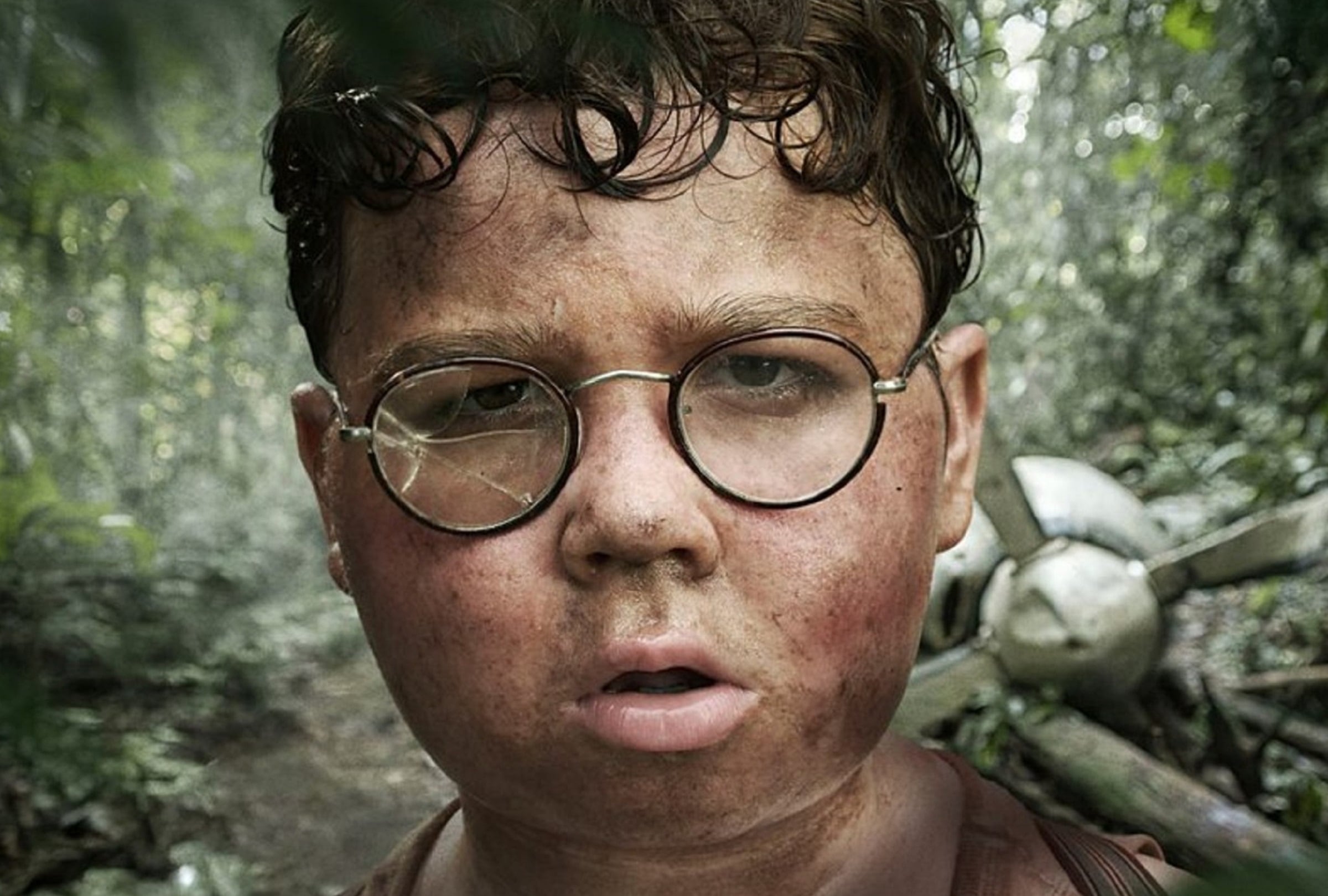 David McKenna da vida a Piggy en el drama psicológico "Lord of the Flies". Su interpretación ha sido elogiada por la crítica especializada (Foto: BBC One)