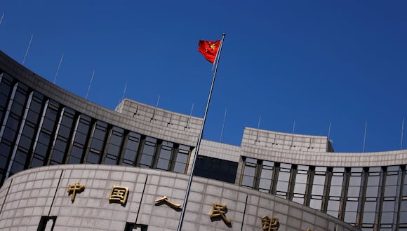 El gobernador del banco central, Pan Gongsheng, dijo que el requisito de reservas de depósitos se reduciría en un 0.5% a partir del 5 de febrero. (Foto: Reuters)
