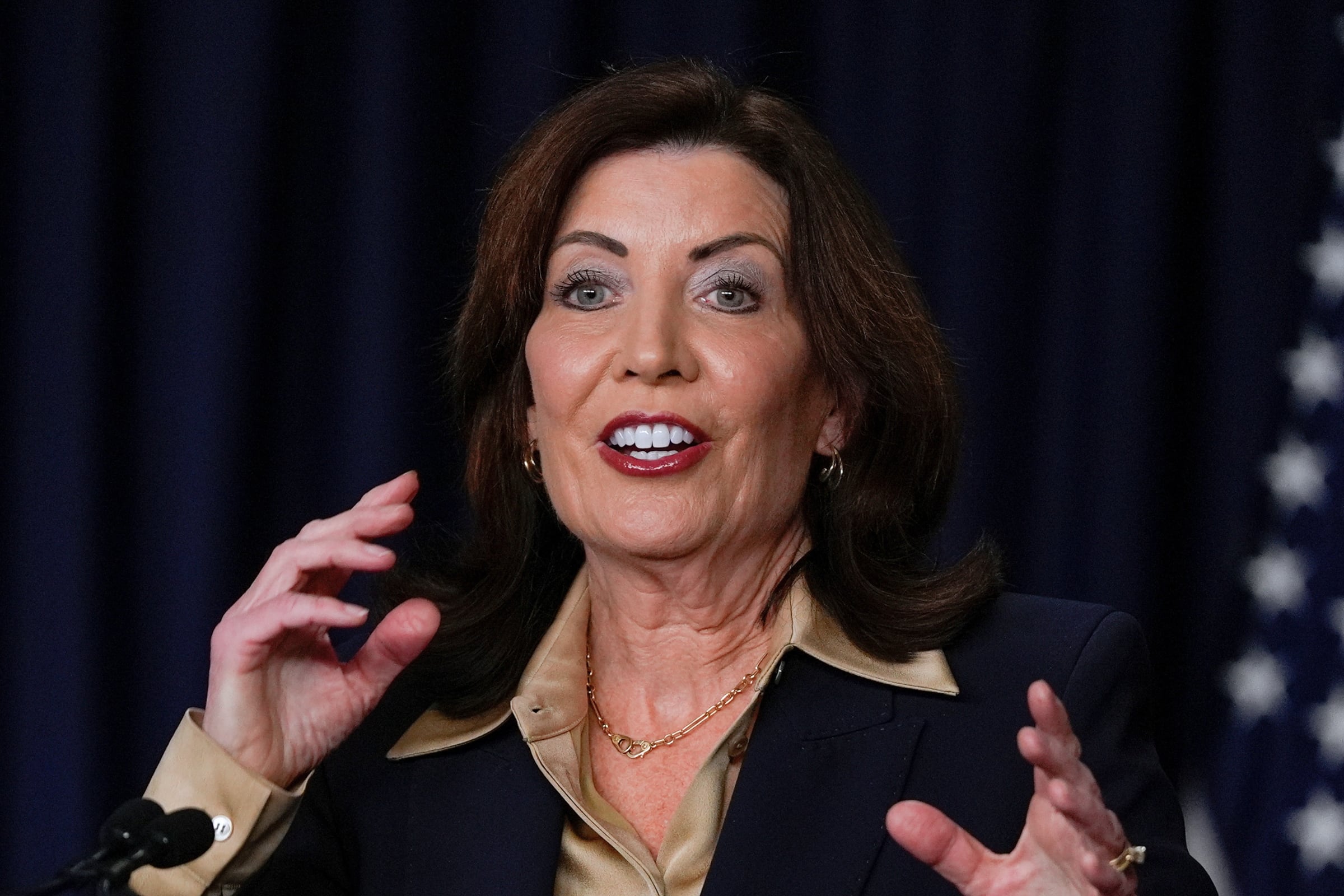La gobernadora Kathy Hochul decidirá si aprueba este proyecto o lo veta (Foto: AP)