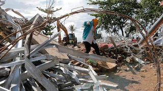 Indonesia busca supervivientes del tsunami que dejó 281 muertos