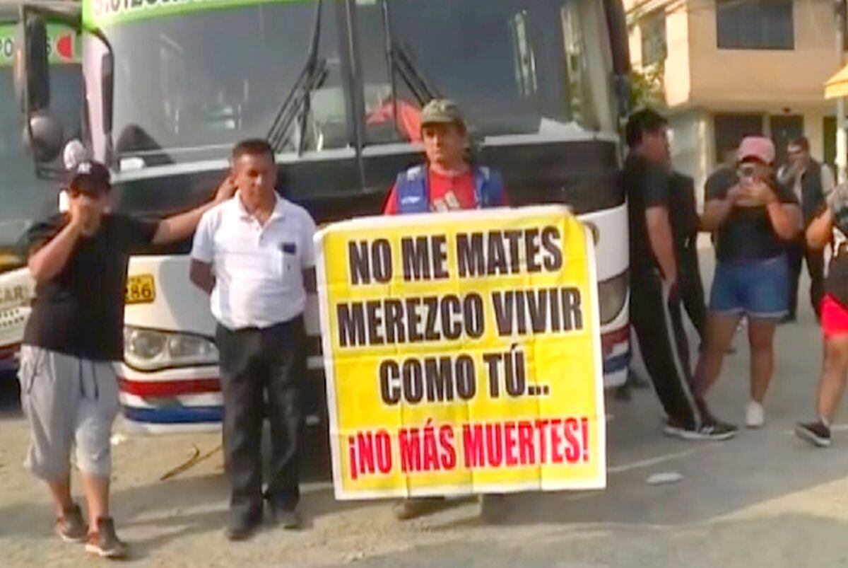 Transporte público: Ministro Astudillo anuncia mesa de trabajo para contrarrestar extorsiones