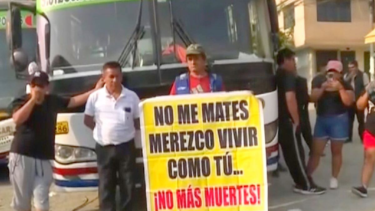 Transporte público: Ministro Astudillo anuncia mesa de trabajo para contrarrestar extorsiones