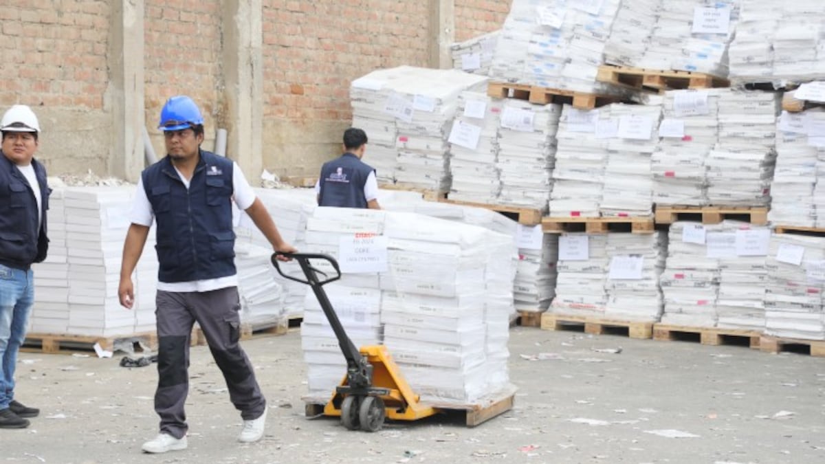 ONPE inicia destrucción de toneladas de cédulas de sufragio de las elecciones presidenciales
