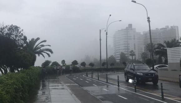 La llovizna es ligera y dispersa en algunos distrito de Lima, indicó el Senamhi. (Foto: Andina)