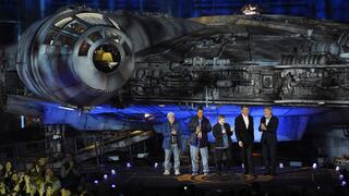 Chewbacca, Ford y Hamill lanzan sección de "Star Wars" en Disney