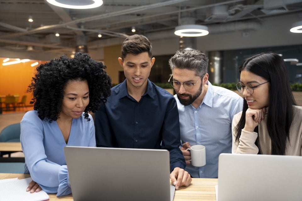 El 'secreto' que mejora el trabajo en equipo, según Harvard Business Review
