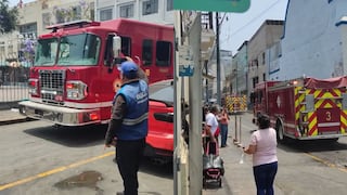 Mesa Redonda: Reportan incendio de proporciones en inmueble del jirón Puno