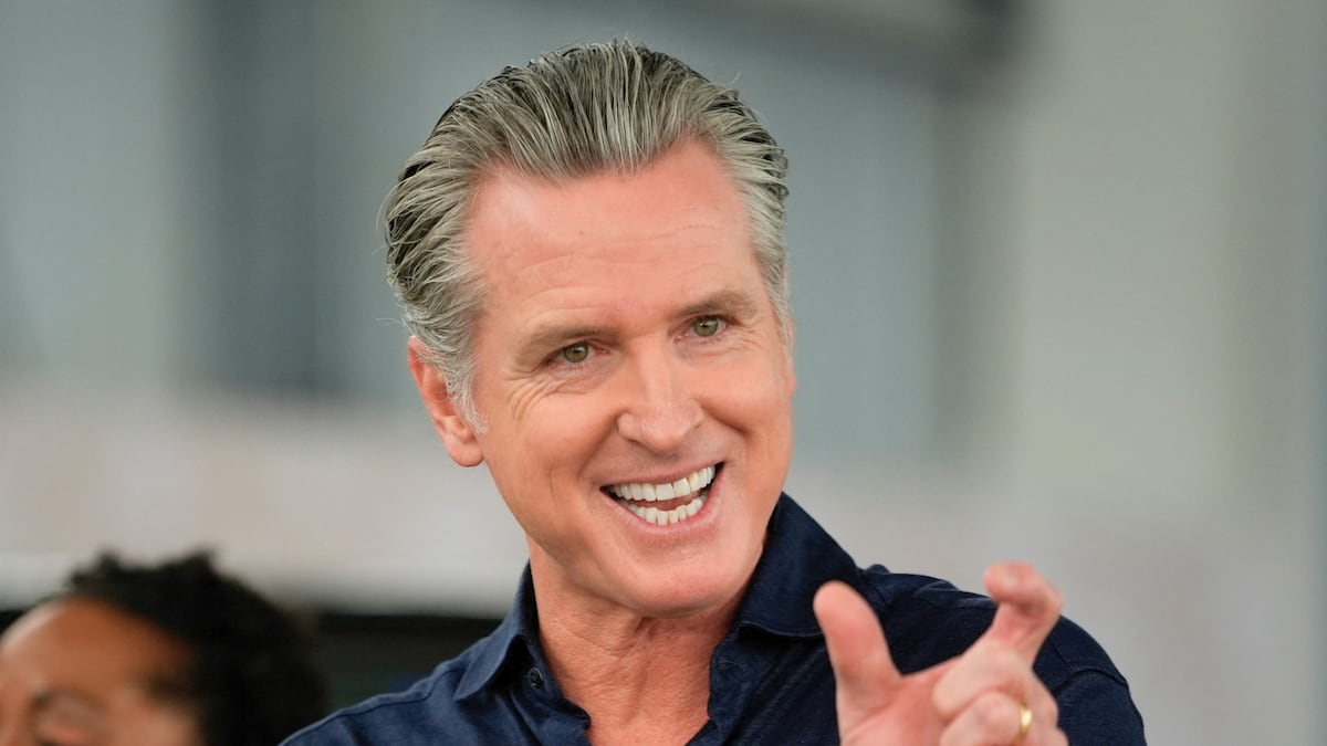 Gavin Newsom la respaldó públicamente: California cambiará las reglas para comprar llantas de reemplazo