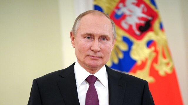 Vladimir Putin recibe la segunda dosis de una vacuna contra el coronavirus