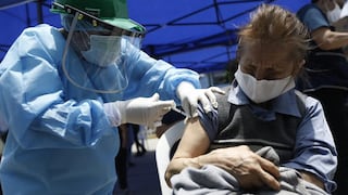 Oxford y AstraZeneca iniciaron sus ensayos clínicos de vacuna COVID en Perú