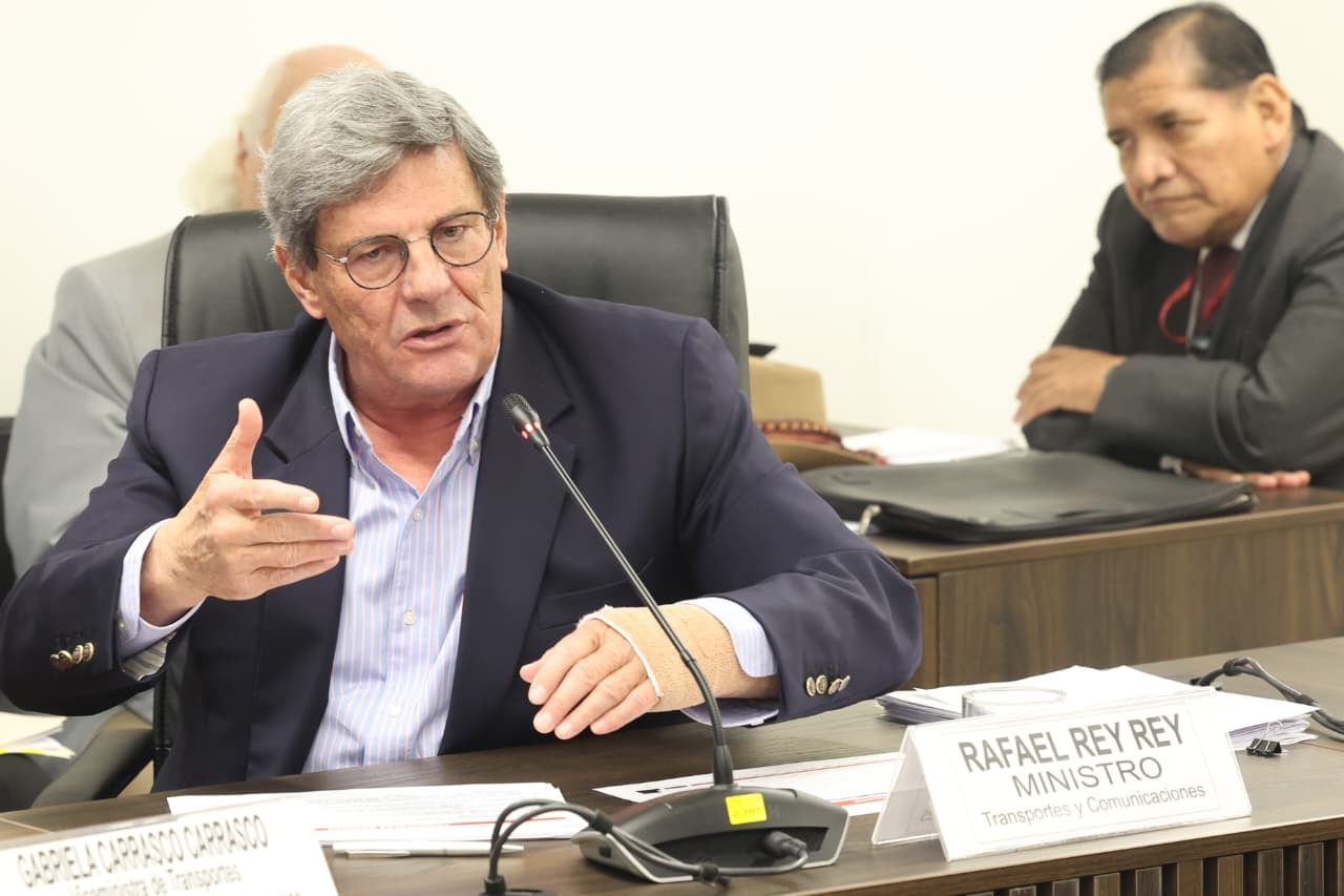 Rafael Rey, ministro de Transportes y Comunicaciones, durante su exposición en la Comisión de Infraestructura, Vivienda y Transportes de la Cámara de Diputados el último martes. Foto: MTC.