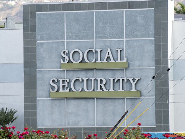 La Administración del Seguro Social de Estados Unidos es la entidad encargada de repartir los pagos de jubilaciones y otros beneficios sociales (Foto: AFP)