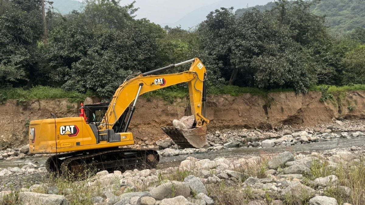 El Ejército inició el desplazamiento de batallones de Ingeniería y maquinaria pesada hacia Piura para reforzar las acciones de prevención ante posibles lluvias intensas y desbordes. Foto: Mindef.