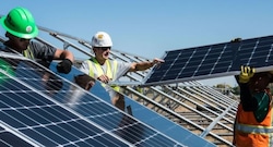 Solares y eólicas en camino: la regulación que aún está en espera, pese a casi 100 proyectos