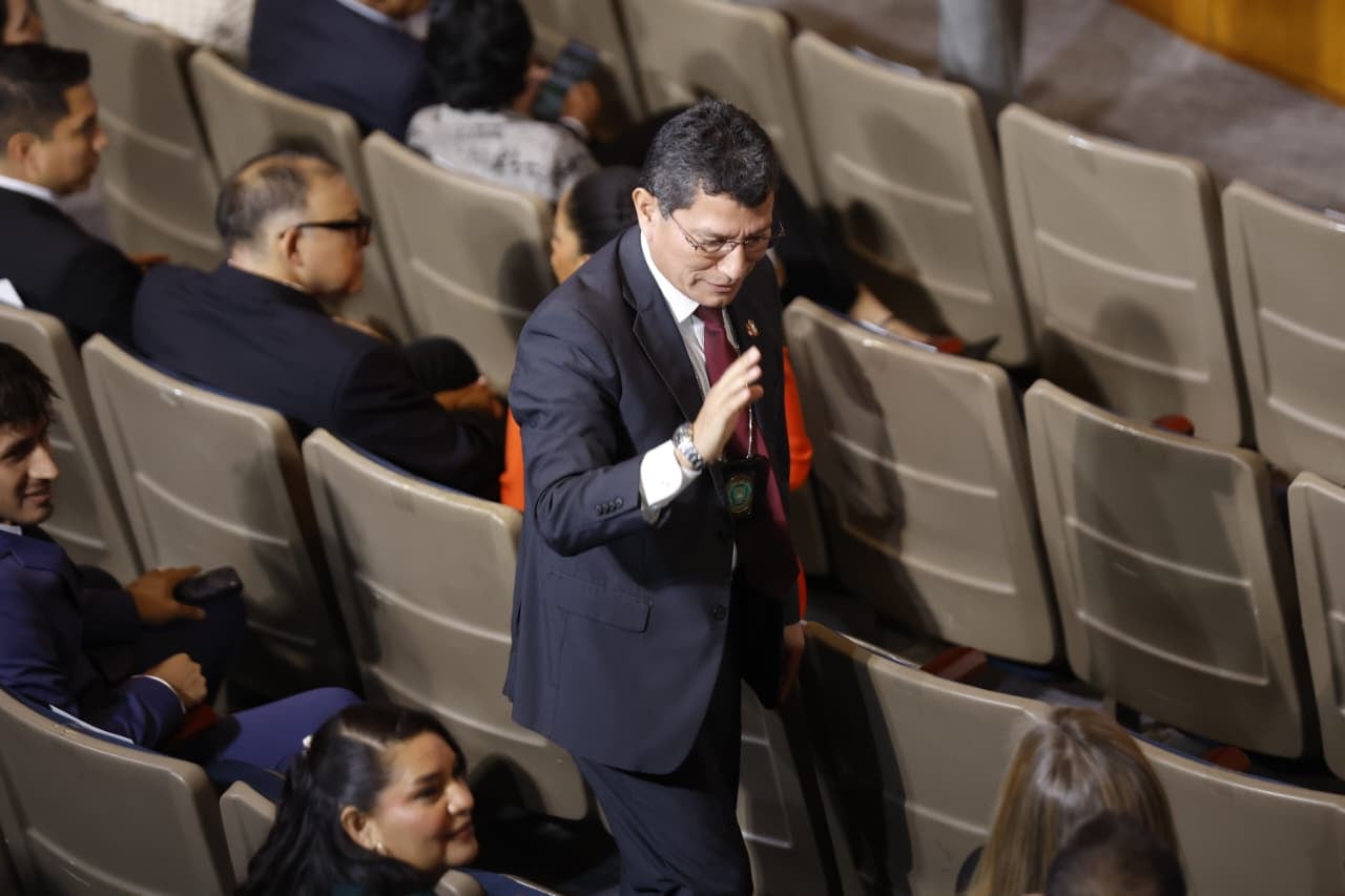 Según la Fiscalía, Colchado habría declarado ante un notario que era independiente, pese a desempeñarse como coronel en actividad de la PNP. Fotos: Mario Zapata N. / @photo.gec