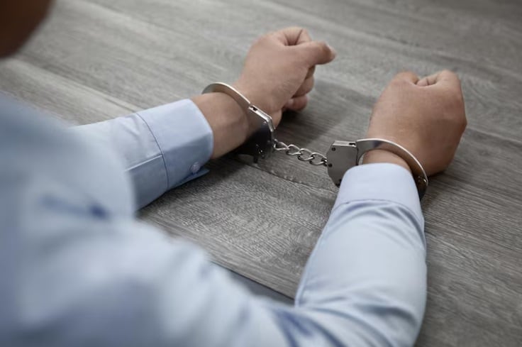 Manila enfrenta una posible condena de cinco años de prisión y deberá pagar más de 1.3 millones de dólares en restitución. (Foto referencial: Freepik)