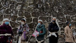 Imágenes por satélite muestran multitudes en los crematorios chinos por COVID-19