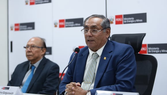 Ministro Óscar Vera anuncia la primera fase de Ventanilla Unica Digital para minería (Foto: Jesús Saucedo)