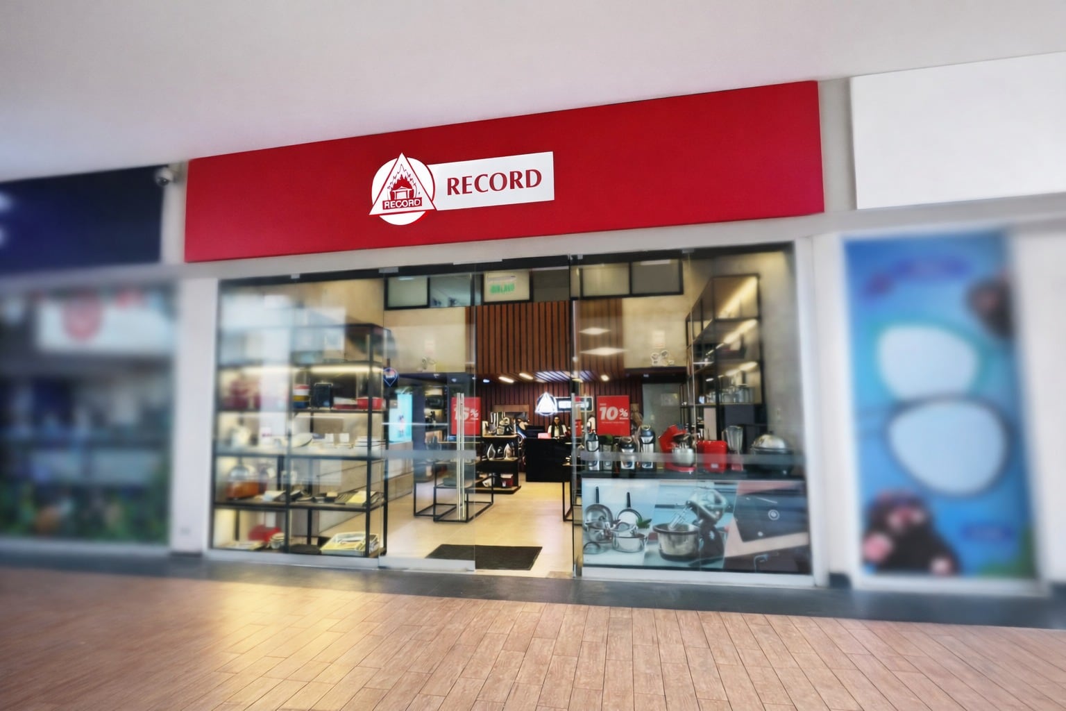 El Grupo Record reorganizó su operación local tras cerrar su planta en Ate y concentrar su estrategia en comercialización y distribución a nivel nacional.