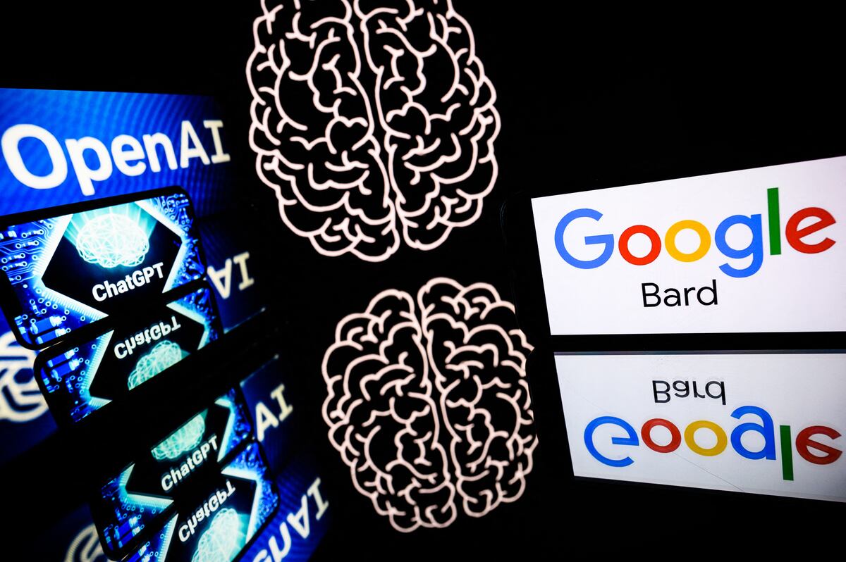 Los usuarios podrán resumir, trabajar y hacer uso de más funciones con “contenido personal”. (Photo by Lionel BONAVENTURE / AFP)