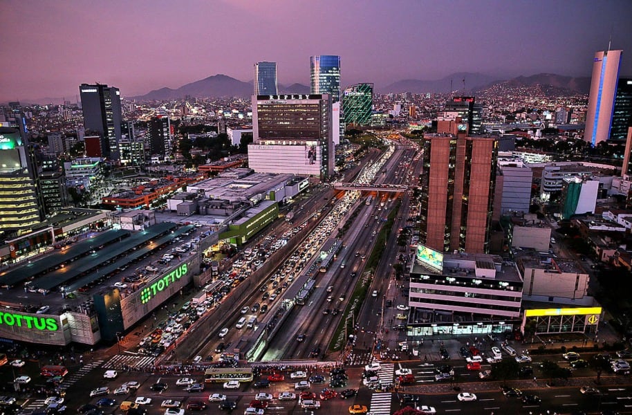 Este cambio refleja que las empresas han empezado a incorporar un nuevo escenario para la toma de decisiones. Foto: Andina