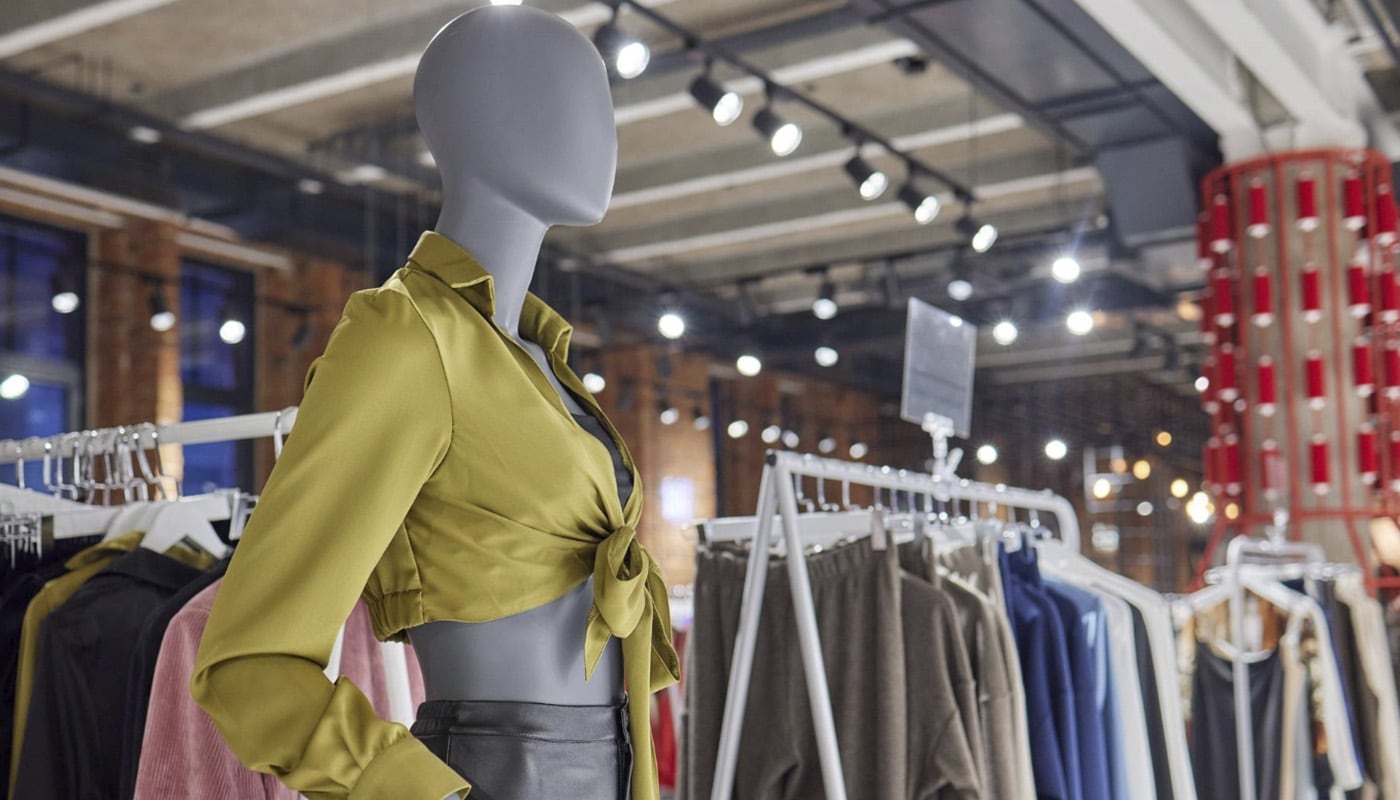Según datos de la Comisión Europea, cada año entre el 4% y el 9% de los productos textiles no vendidos se destruyen antes de ser utilizados. | Foto referencial: Freepik