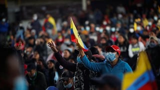Ecuatorianos votan en una consulta popular que busca endurecer lucha contra el crimen