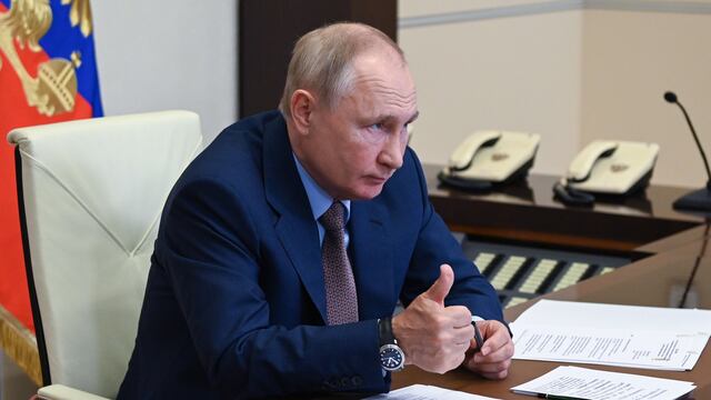 Vladimir Putin, obligado a guardar cuarentena por contagiados por COVID-19 en su entorno 