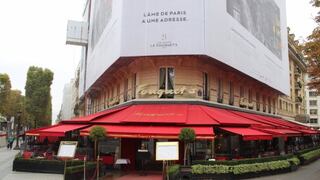 Restaurante parisino Fouquet's, destrozado por "chalecos amarillos", reabre sus puertas