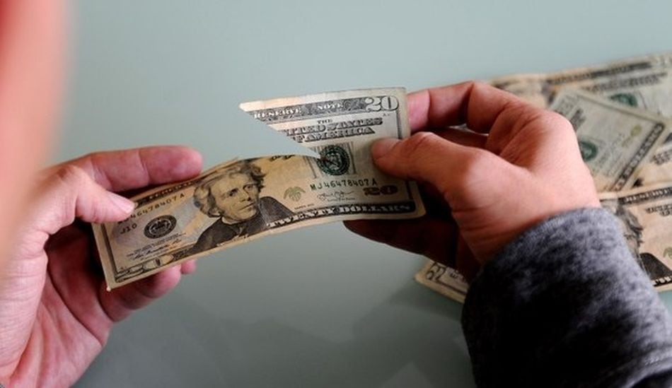 Los billetes son analizados para verificar su autenticidad y valor (Foto: Pixabay)