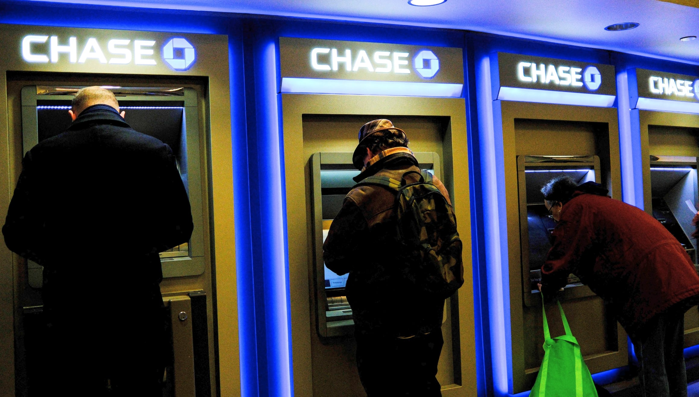 Si avanza este proyecto de ley, los indocumentados en Arizona no tendrían acceso a bancos, préstamos ni envío de remesas (Foto: AFP)