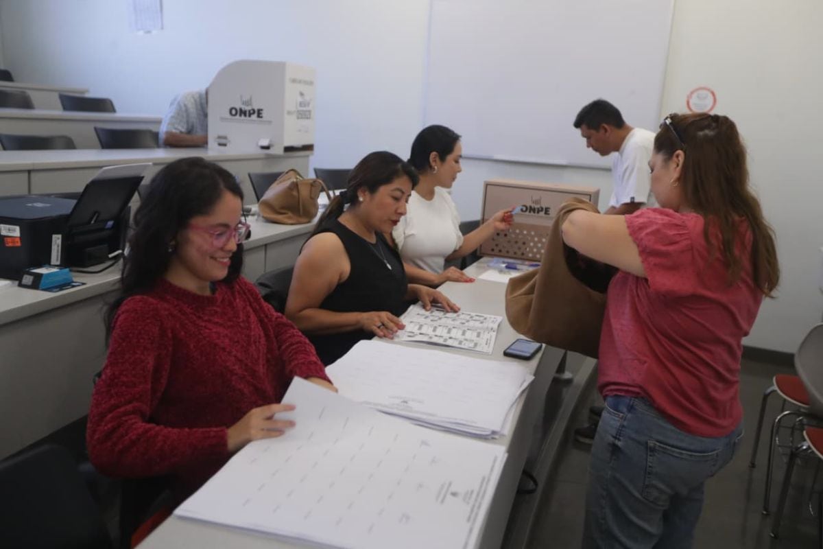 , Gloria Periche, especialista en modernización de la ONPE precisó que las mesas de sufragio con código 9000 se instalaron en las localidades alejadas de los distritos, a pedido de autoridades de centro poblados, apus de comunidades nativas y tenientes gobernadores. Foto: GEC