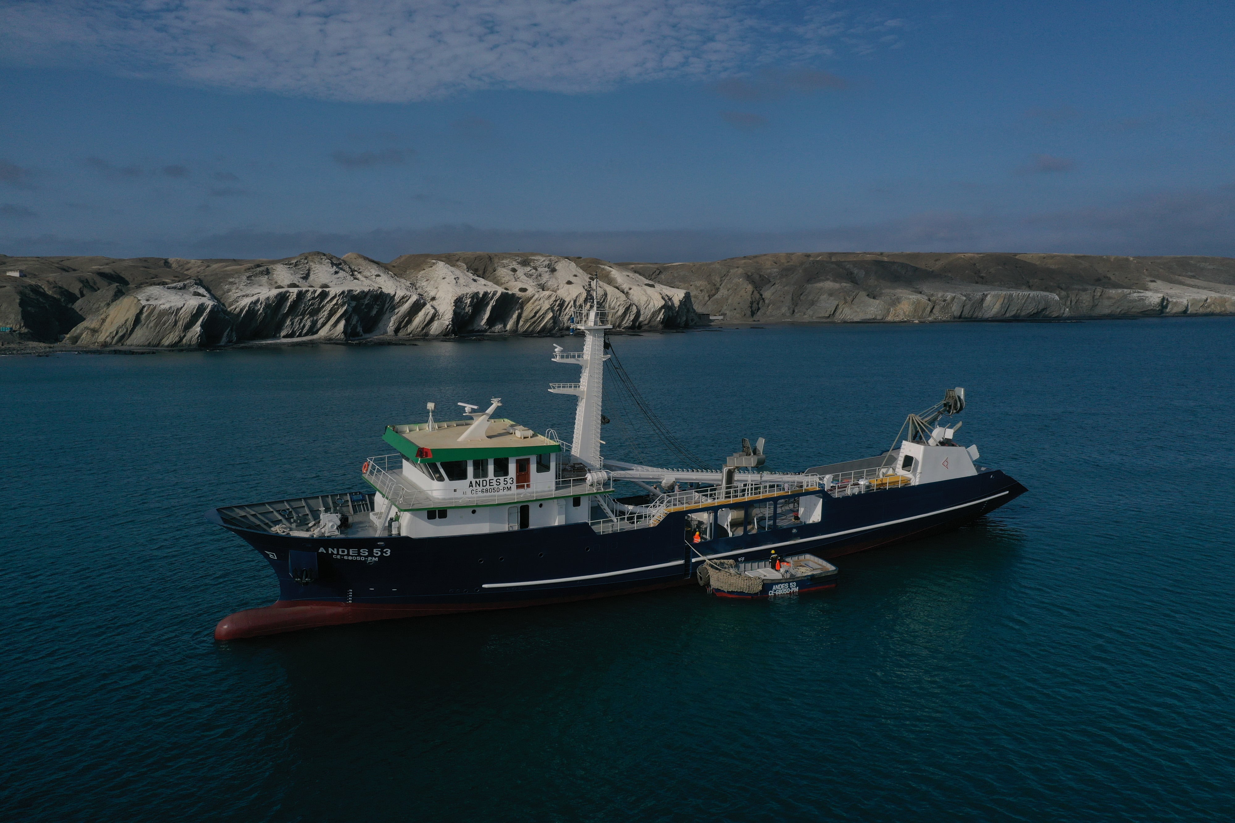 Copeinca tiene una de las flotas pesqueras más grandes en Perú: posee 46 barcos. El último, construido en 2022, tienen capacidad para 550 toneladas.