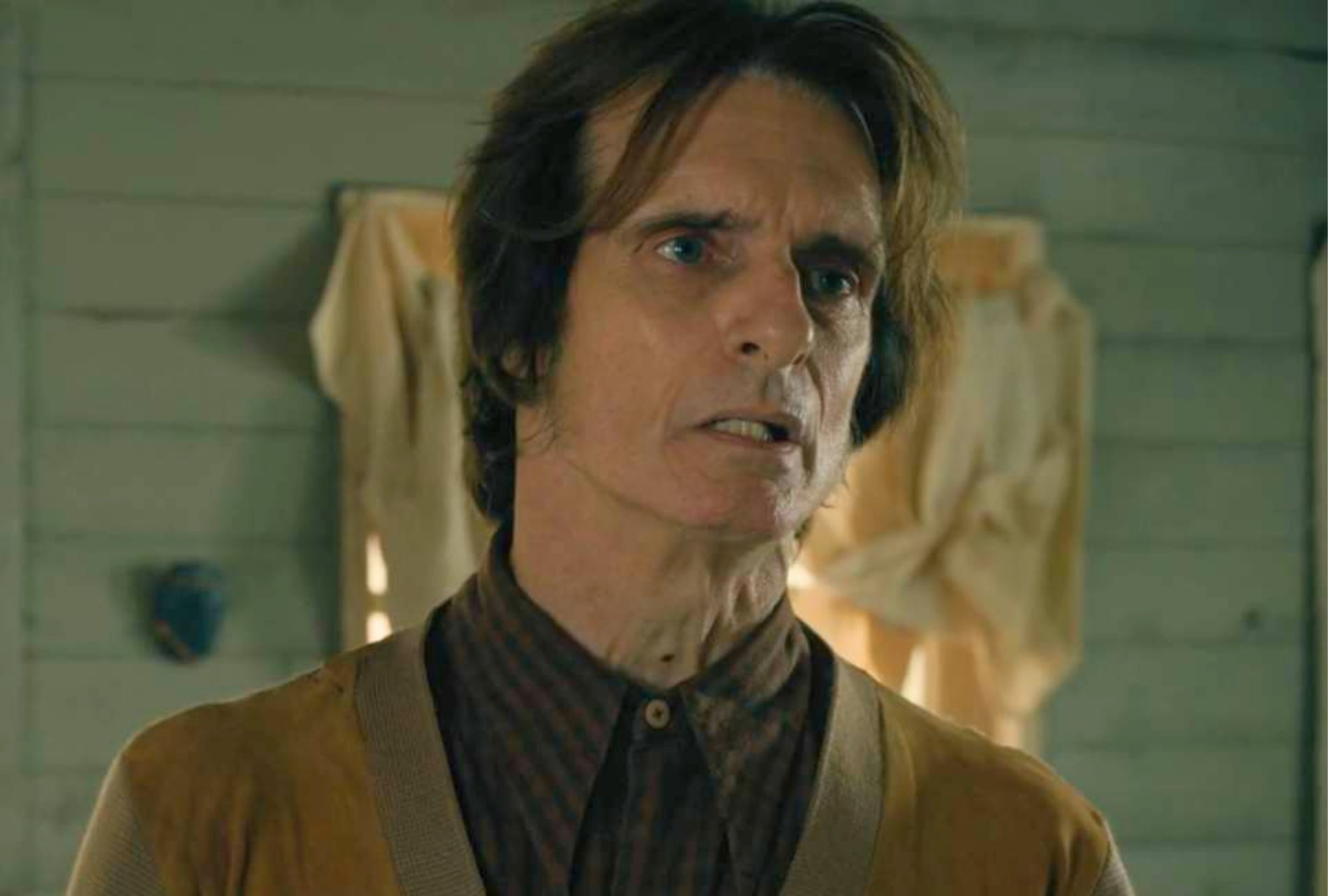 Victor, interpretado por el actor canadiense Scott McCord, en la aclamada serie de televisión de misterio y terror "From" (Foto: MGM International TV Productions)