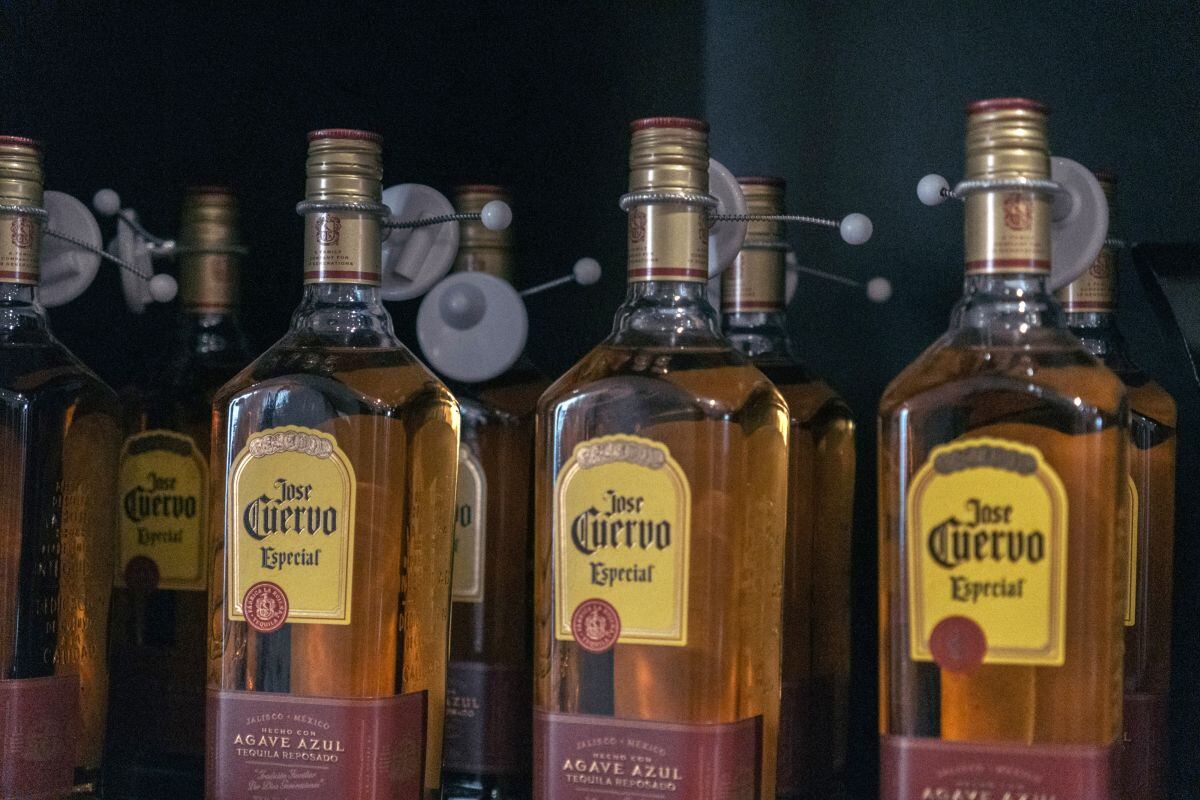 Botellas de tequila a la venta en la destilería José Cuervo en Tequila, estado de Jalisco. Foto: Bloomberg