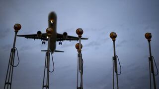 Cambio de horario en Chile afectaría a 550,000 pasajeros de aerolínea Latam