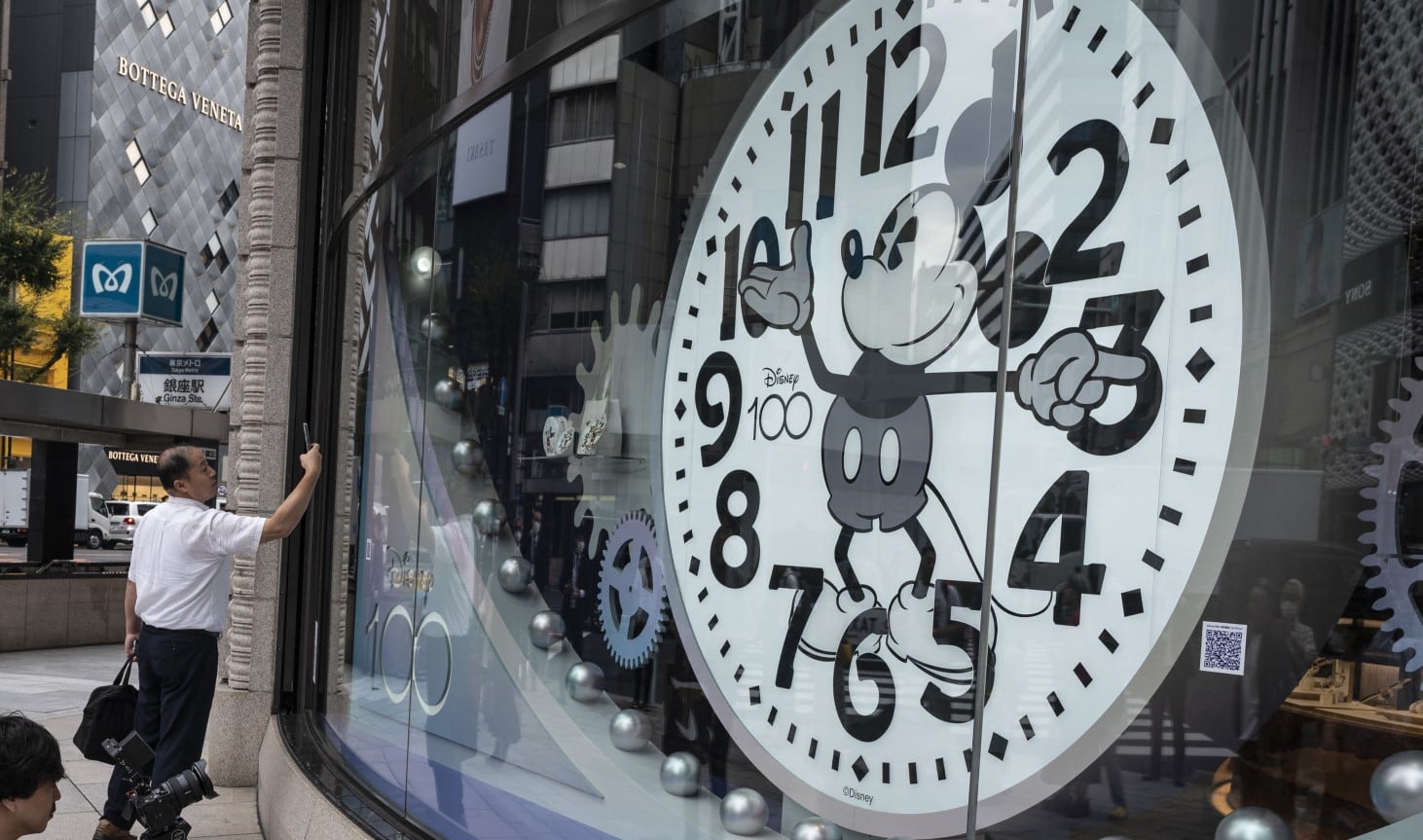Todos están a la expectativa de cuándo cambiar la hora (Foto: AFP)