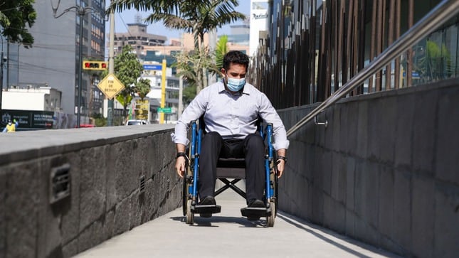 Según la Enaho 2022, 41% de la población con discapacidad logra únicamente cursar algún grado de educación primaria a nivel nacional.