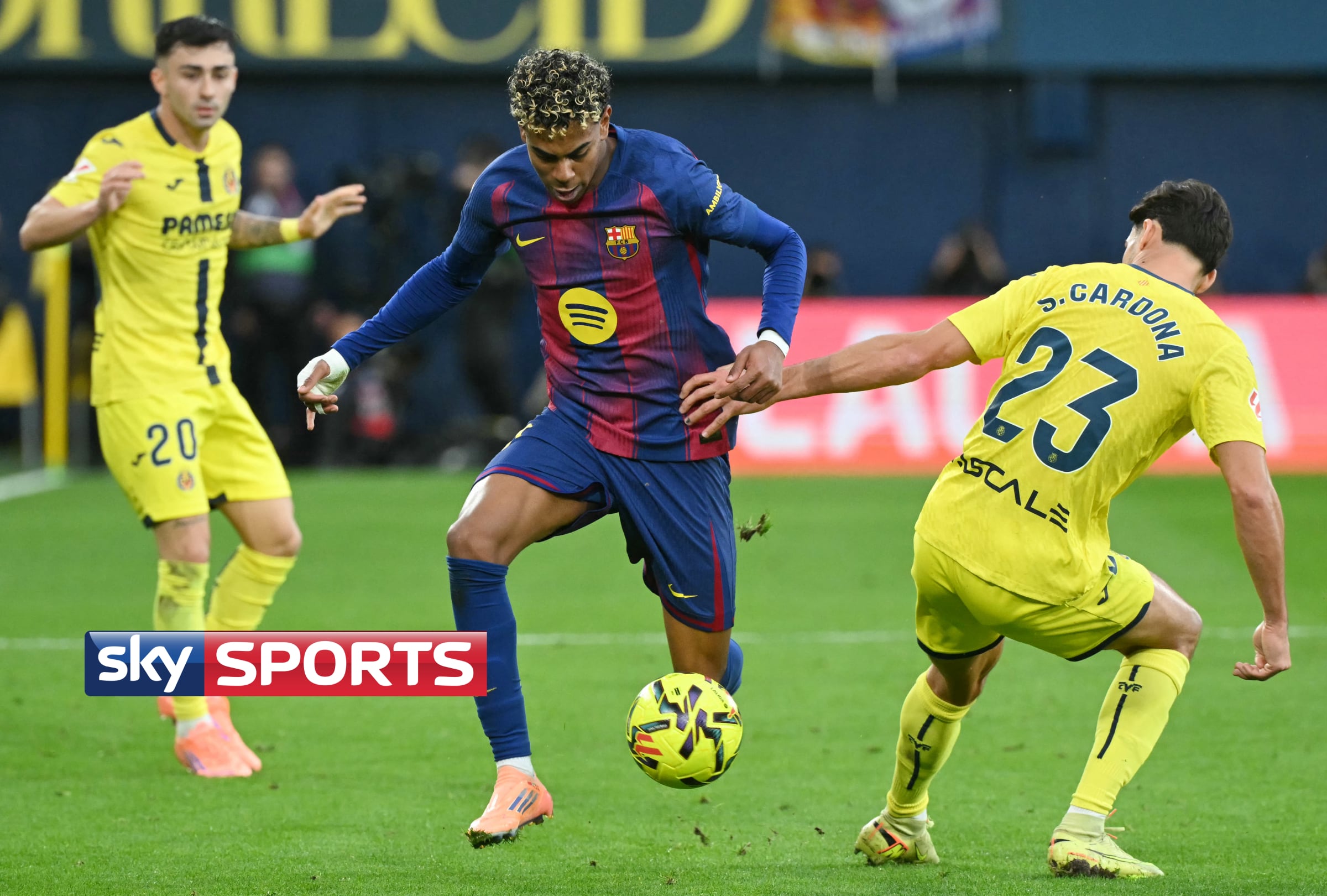 BARCELONA (ESPAÑA), 28/02/2026.- Cobertura oficial de SKY Sports HD para ver el partido entre FC Barcelona y Villarreal este sábado 28 de febrero por la Jornada 26 de LaLiga EA Sports 2025-26. FOTO DE JOSE JORDAN PARA AFP