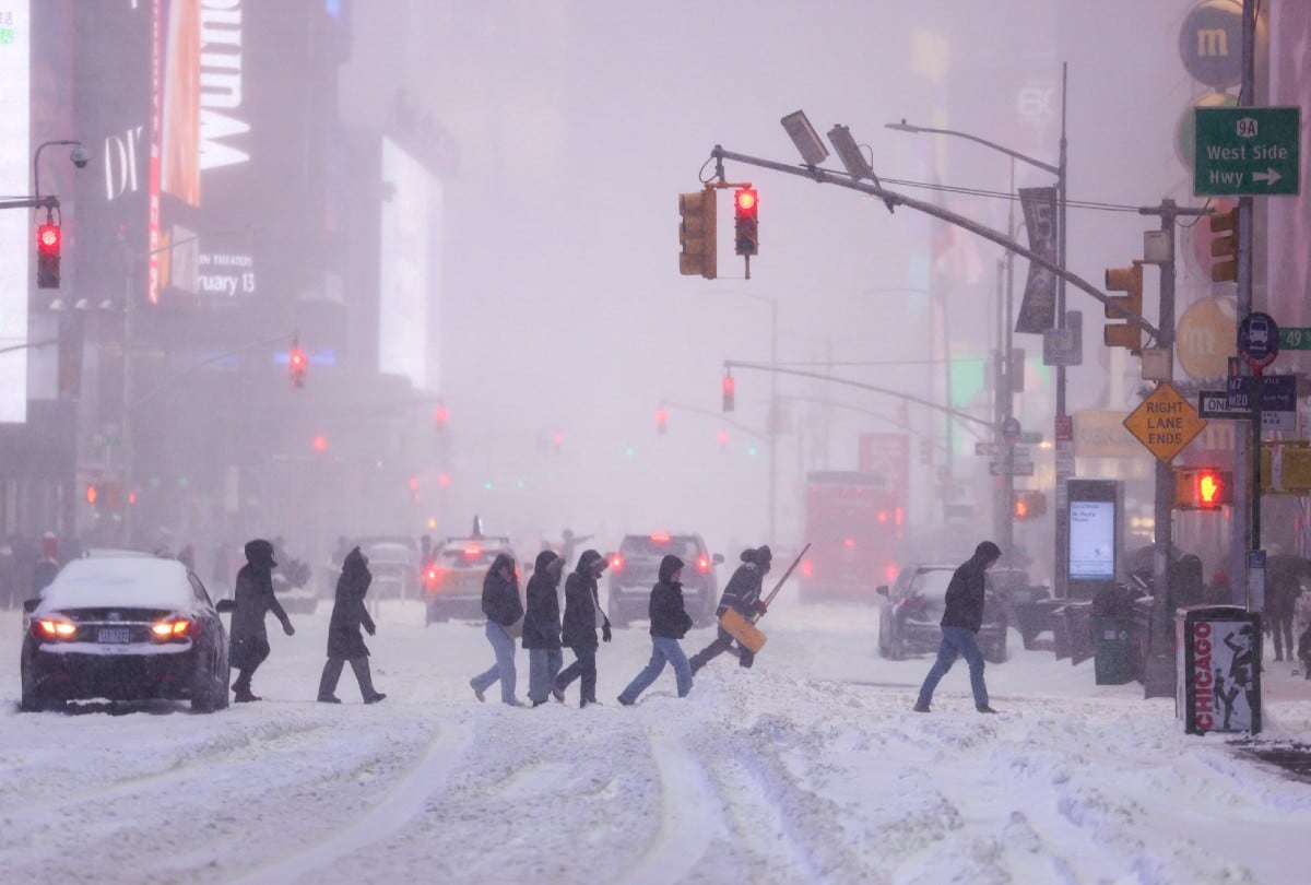 Temporal de hielo y nieve provoca masivos cortes de luz y paraliza el transporte en EE.UU.| Crédito: CHARLY TRIBALLEAU / AFP