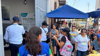 Defensoría corrobora largas colas en Reniec y le exhorta a tomar medidas urgentes