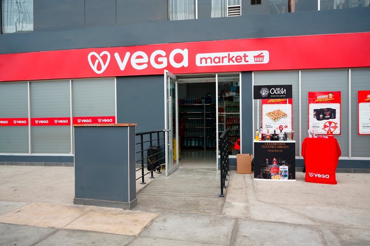 El rebranding ya alcanza a 30 tiendas y se integrará en todas las nuevas aperturas. (Foto: Grupo Vega)