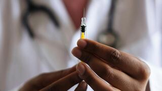 El nobel de Medicina Weissman investiga una vacuna universal para todos los coronavirus