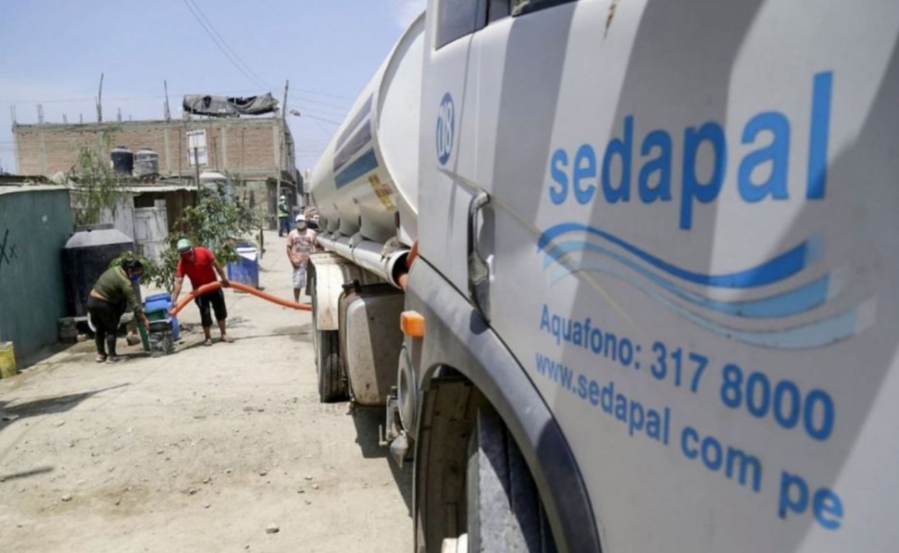 Luis Contreras Bonilla pide la intervención del Fonafe ante la renuencia de Hugo Obando a dimitir al cargo. | Foto: Sedapal