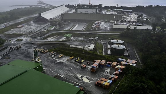 Vista aérea del puerto de la mina Cobre Panamá en Donoso, provincia de Colón, 120 km al oeste de Ciudad de Panamá, el 06 de diciembre de 2022. (Foto por Luis ACOSTA / AFP)